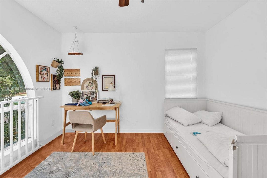 待售: $840,000 (4 贝兹, 2 浴室, 2450 平方英尺)