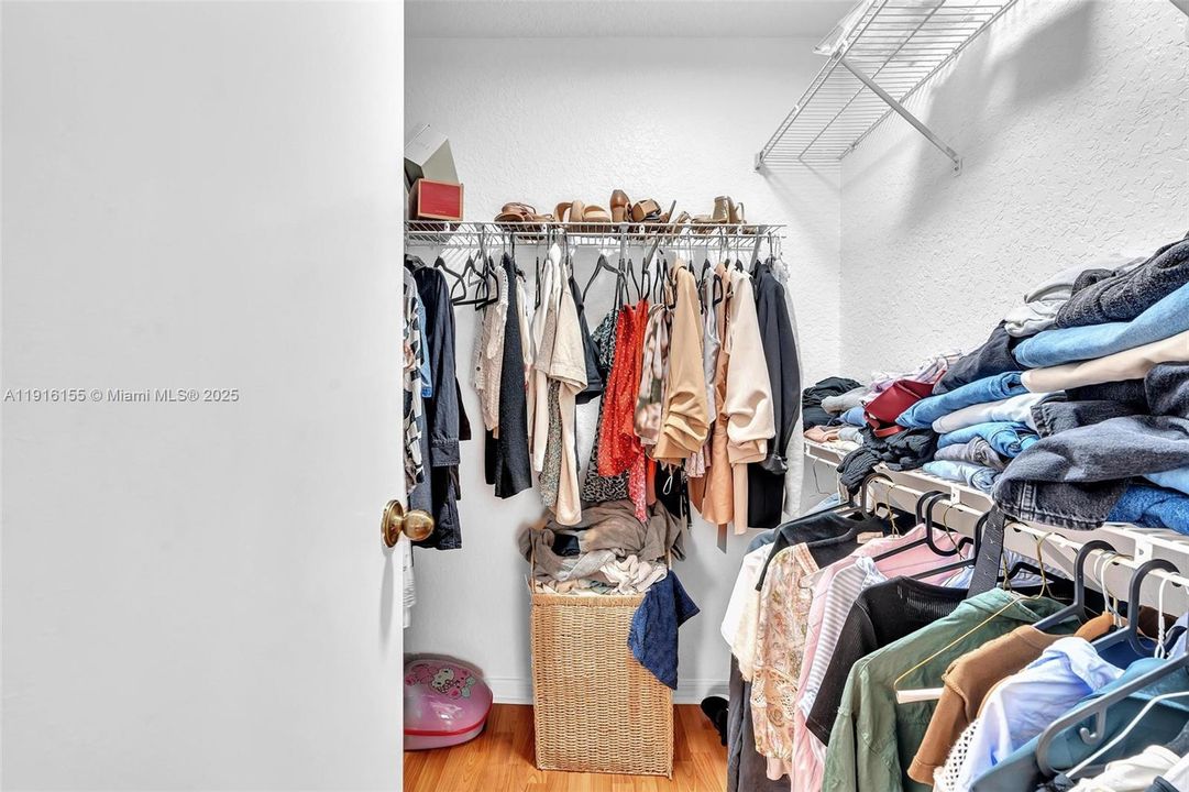 待售: $840,000 (4 贝兹, 2 浴室, 2450 平方英尺)