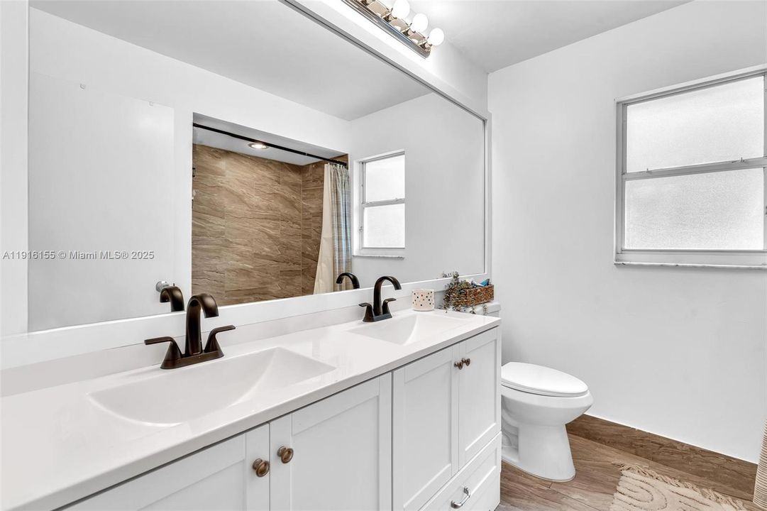 待售: $840,000 (4 贝兹, 2 浴室, 2450 平方英尺)