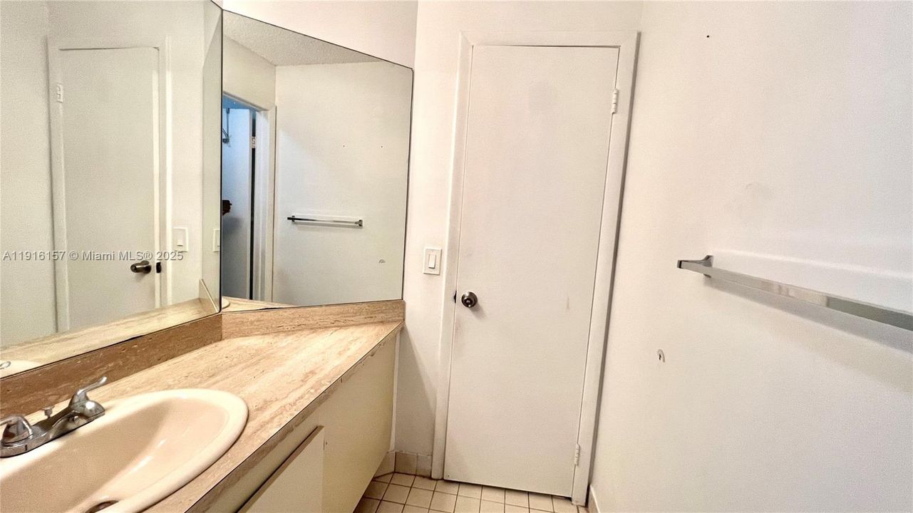 2nd Bathroom