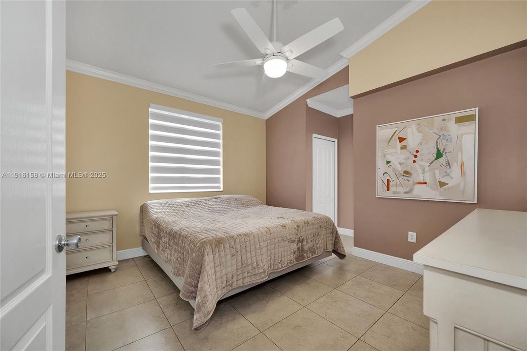 На продажу: $699,000 (3 спален, 2 ванн, 1196 Квадратных фут)