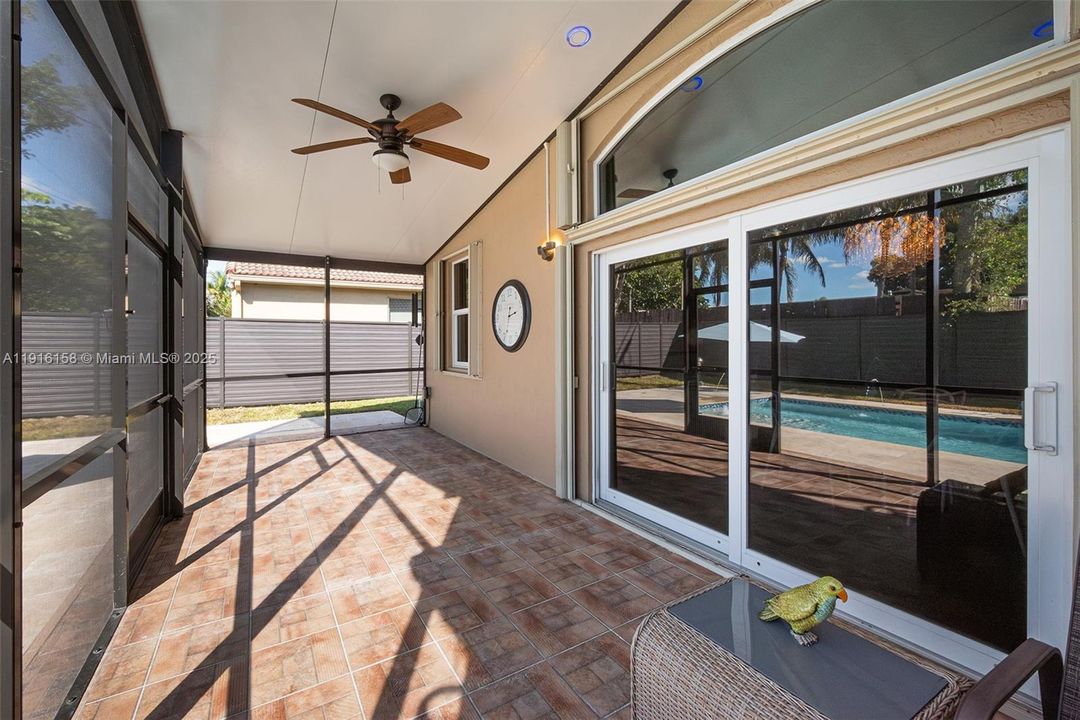 На продажу: $699,000 (3 спален, 2 ванн, 1196 Квадратных фут)