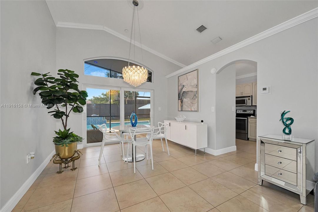 На продажу: $699,000 (3 спален, 2 ванн, 1196 Квадратных фут)