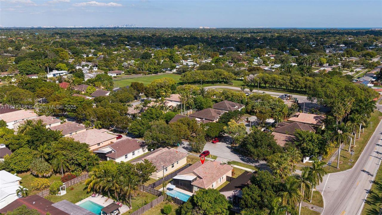 На продажу: $699,000 (3 спален, 2 ванн, 1196 Квадратных фут)