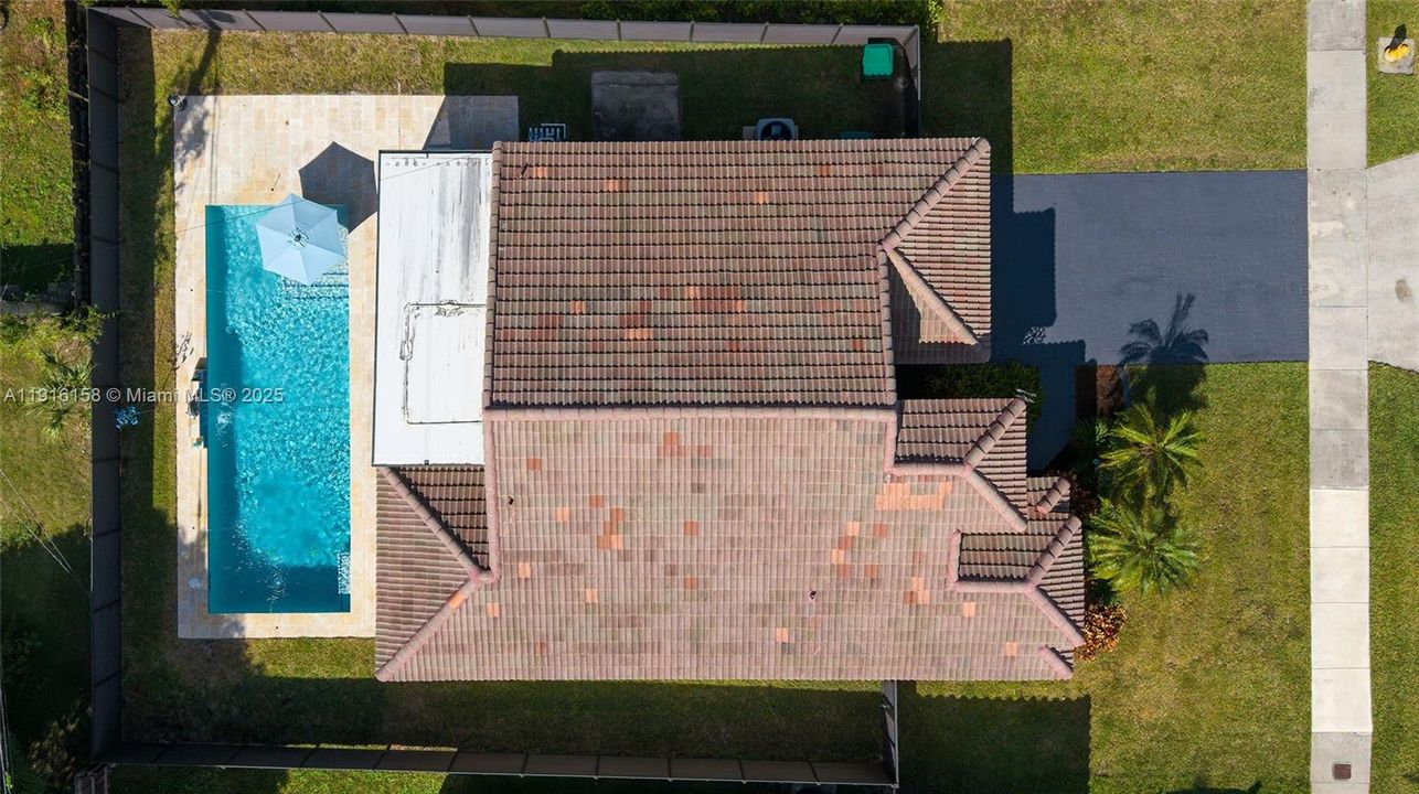 На продажу: $699,000 (3 спален, 2 ванн, 1196 Квадратных фут)