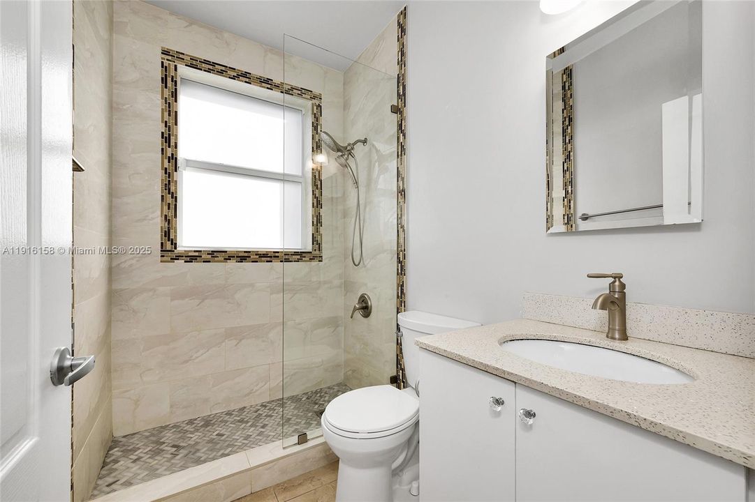 На продажу: $699,000 (3 спален, 2 ванн, 1196 Квадратных фут)