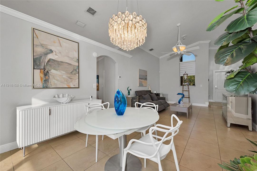 На продажу: $699,000 (3 спален, 2 ванн, 1196 Квадратных фут)