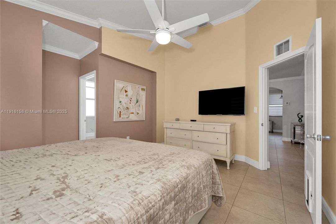 На продажу: $699,000 (3 спален, 2 ванн, 1196 Квадратных фут)