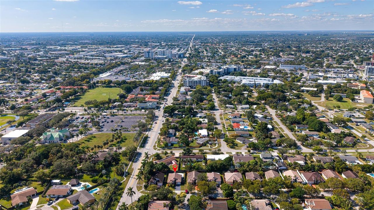 На продажу: $699,000 (3 спален, 2 ванн, 1196 Квадратных фут)