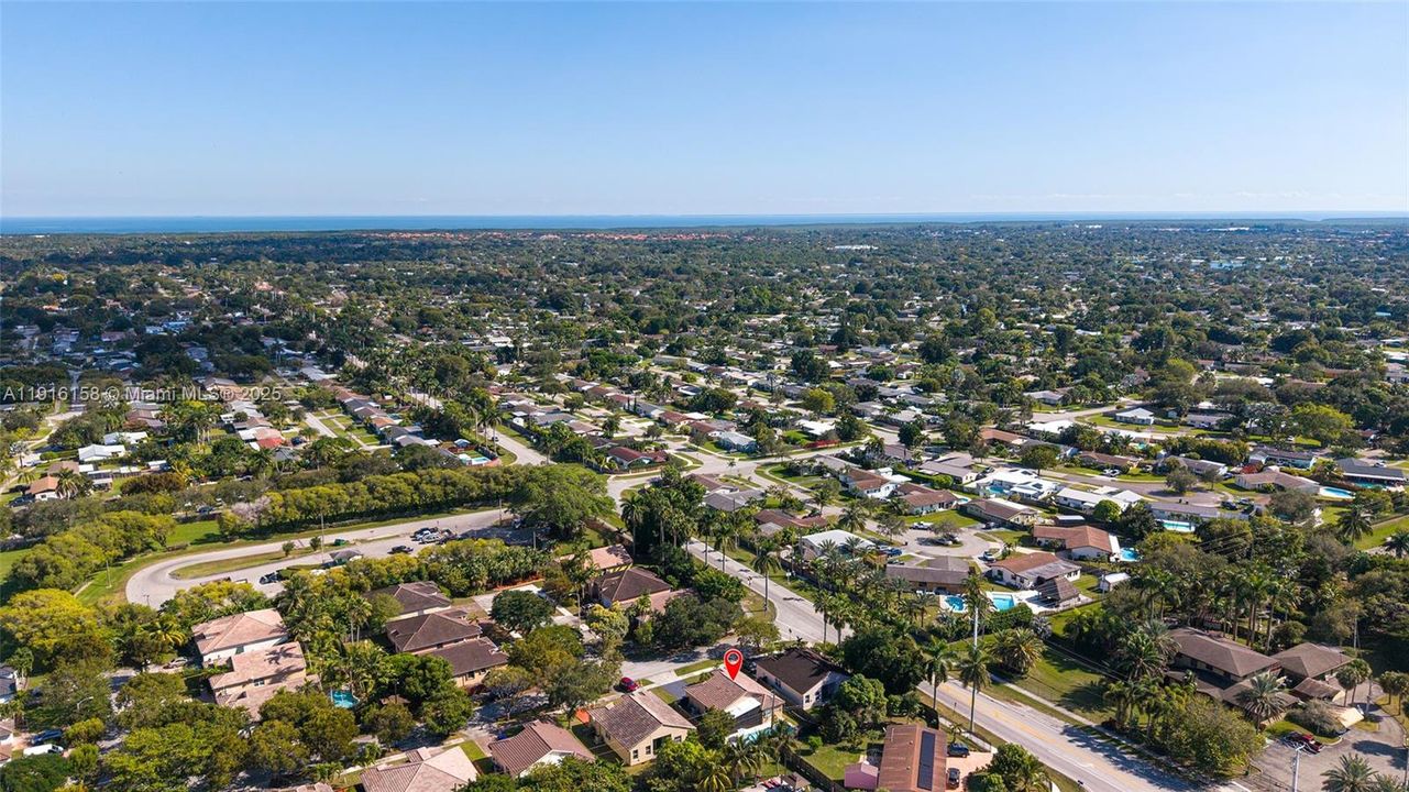 На продажу: $699,000 (3 спален, 2 ванн, 1196 Квадратных фут)