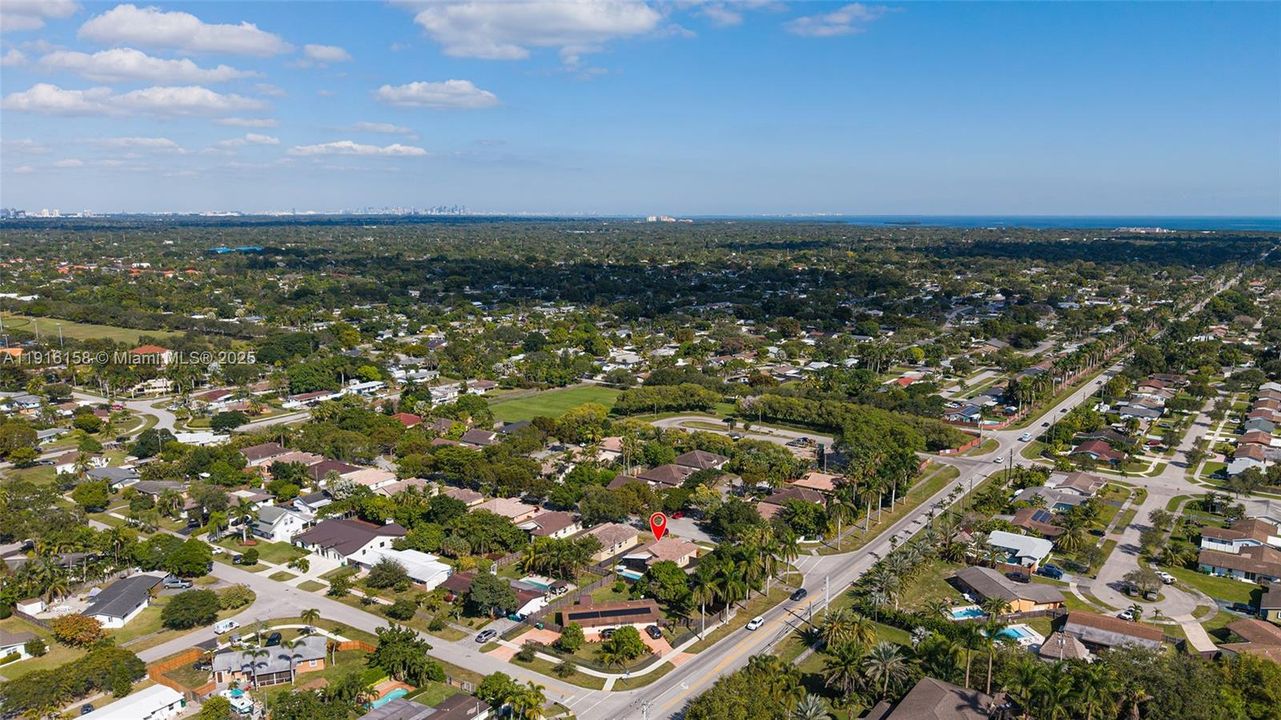 На продажу: $699,000 (3 спален, 2 ванн, 1196 Квадратных фут)