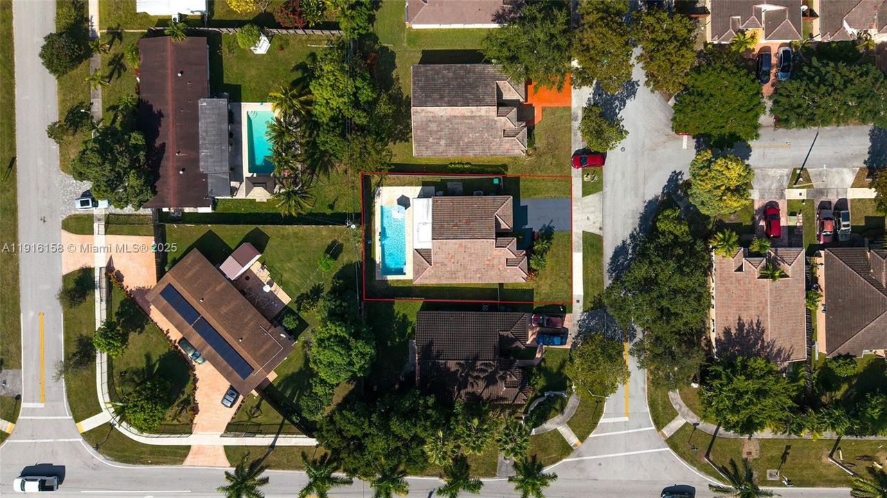 На продажу: $699,000 (3 спален, 2 ванн, 1196 Квадратных фут)