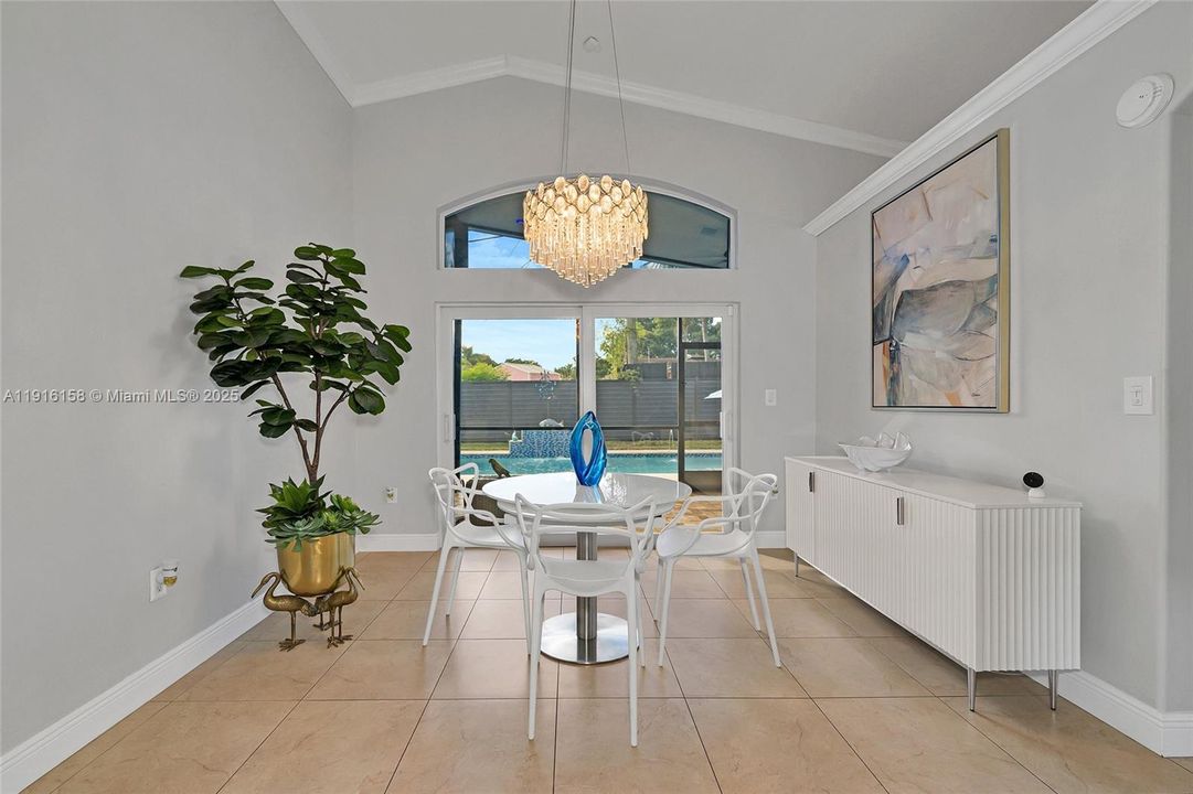 На продажу: $699,000 (3 спален, 2 ванн, 1196 Квадратных фут)