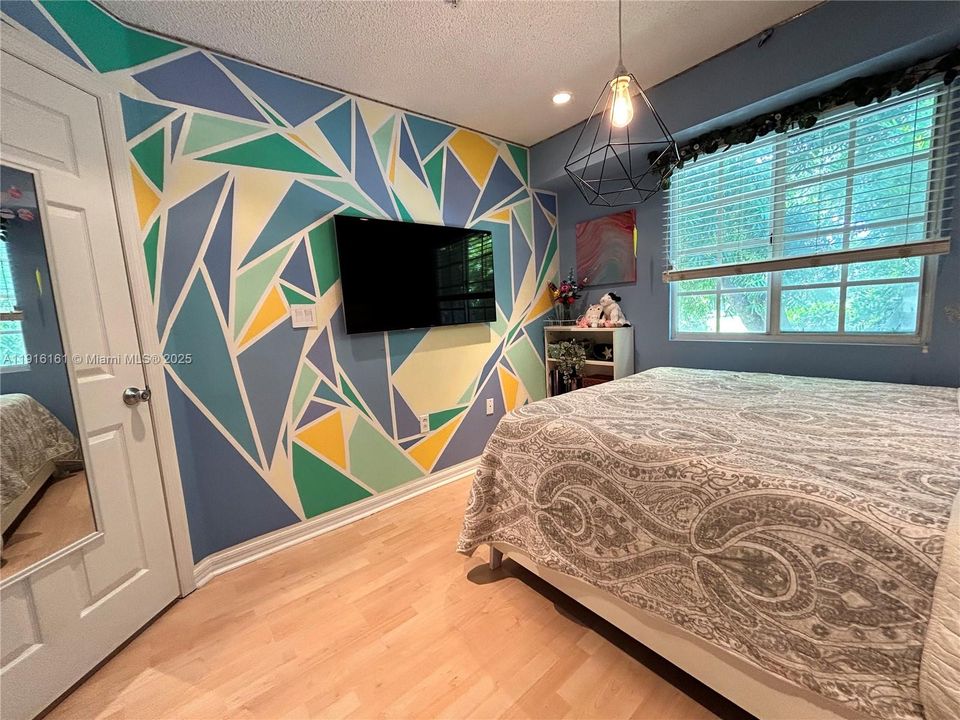 For Sale: $529,000 (3 beds, 2 baths, 1481 Square Feet)