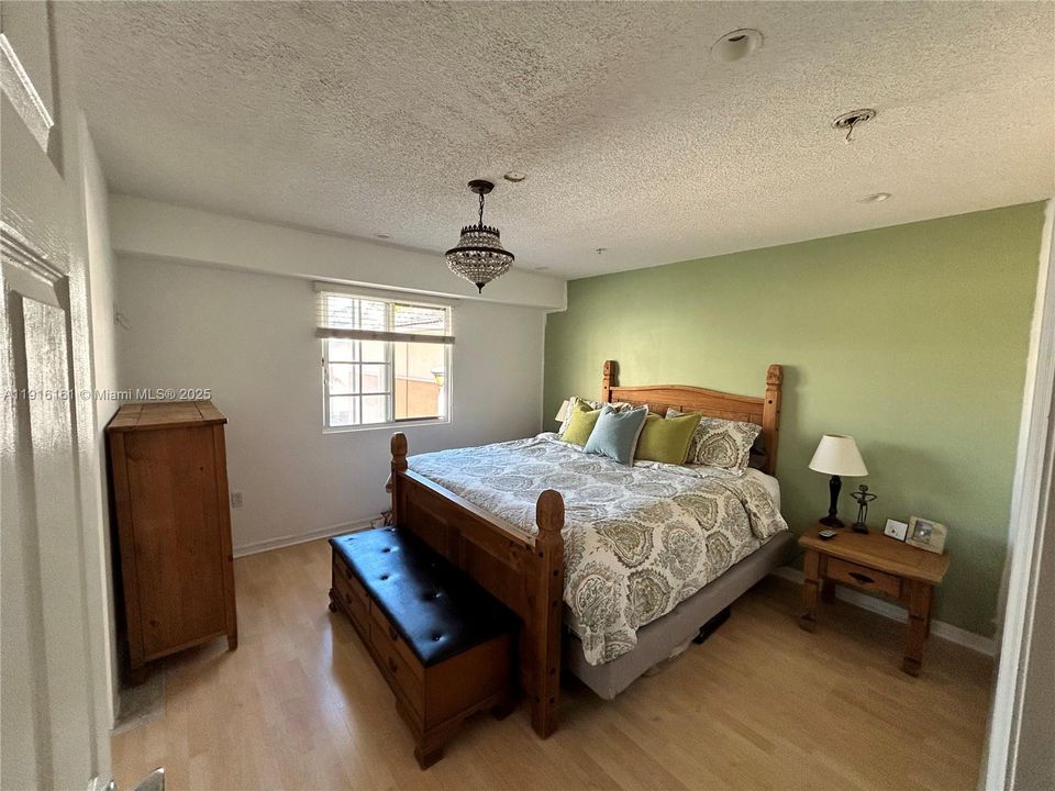 For Sale: $529,000 (3 beds, 2 baths, 1481 Square Feet)