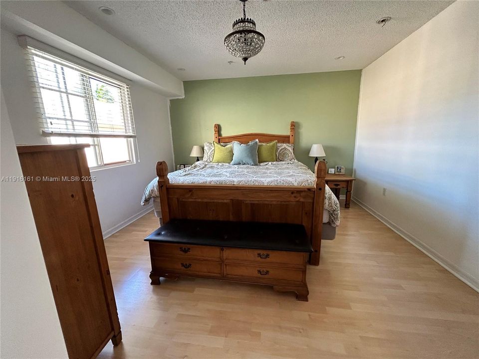 For Sale: $529,000 (3 beds, 2 baths, 1481 Square Feet)