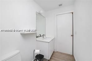 For Sale: $225,000 (1 beds, 1 baths, 406 Square Feet)