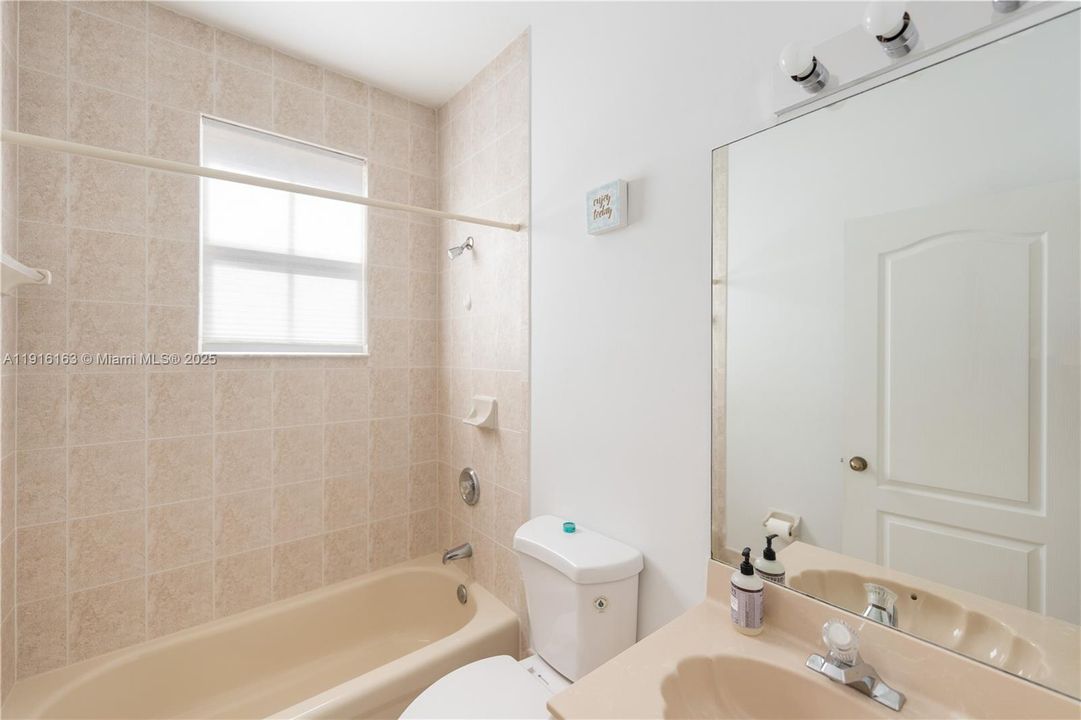 Active With Contract: $5,000 (5 beds, 3 baths, 2670 Square Feet)