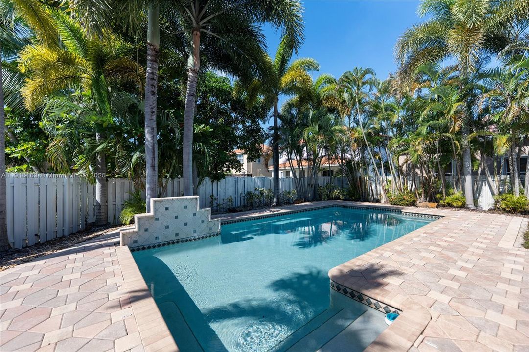 Active With Contract: $5,000 (5 beds, 3 baths, 2670 Square Feet)