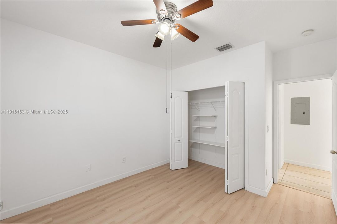 Active With Contract: $5,000 (5 beds, 3 baths, 2670 Square Feet)