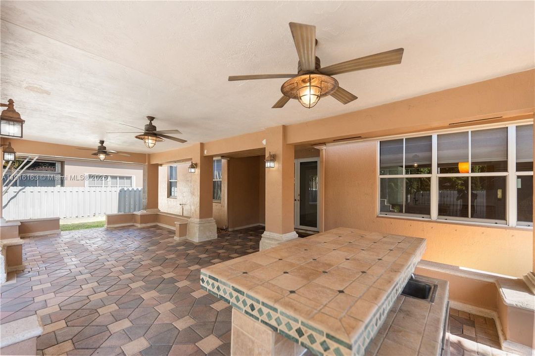 Active With Contract: $5,000 (5 beds, 3 baths, 2670 Square Feet)