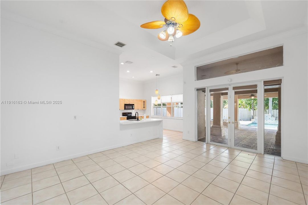 Active With Contract: $5,000 (5 beds, 3 baths, 2670 Square Feet)