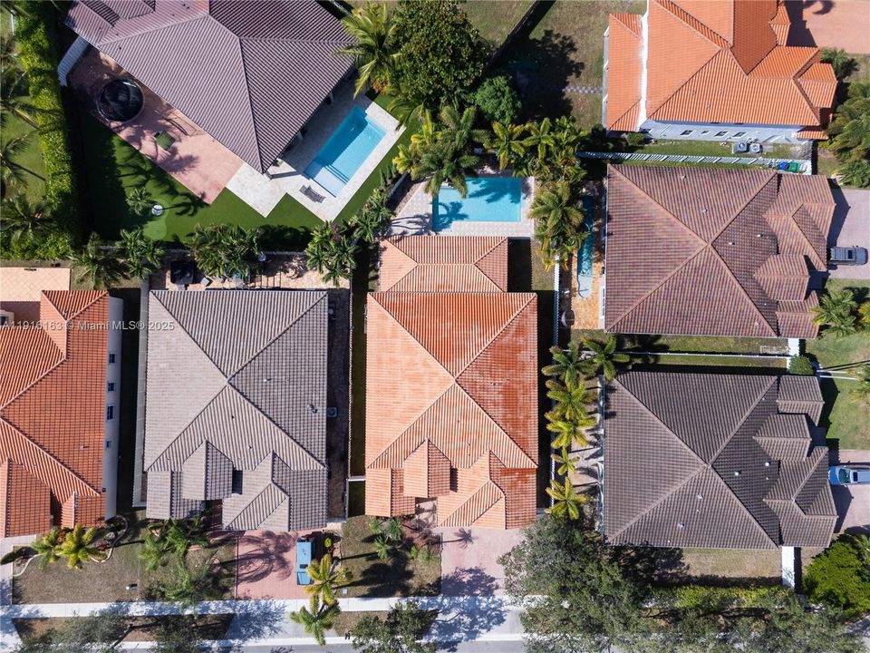 Active With Contract: $5,000 (5 beds, 3 baths, 2670 Square Feet)