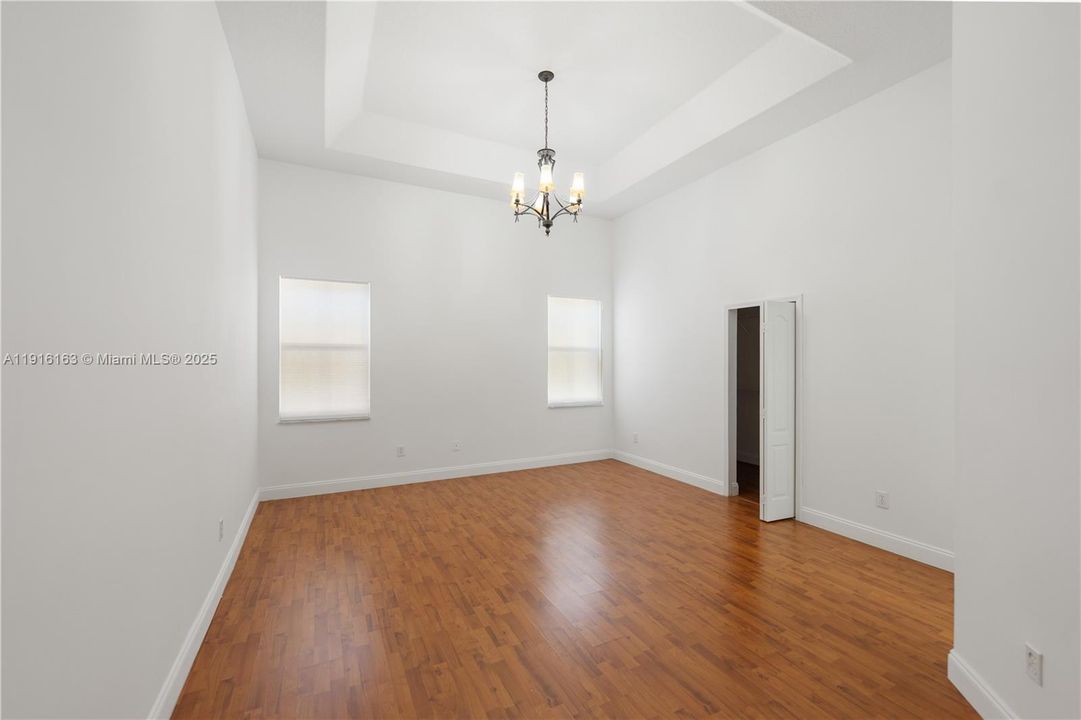 Active With Contract: $5,000 (5 beds, 3 baths, 2670 Square Feet)