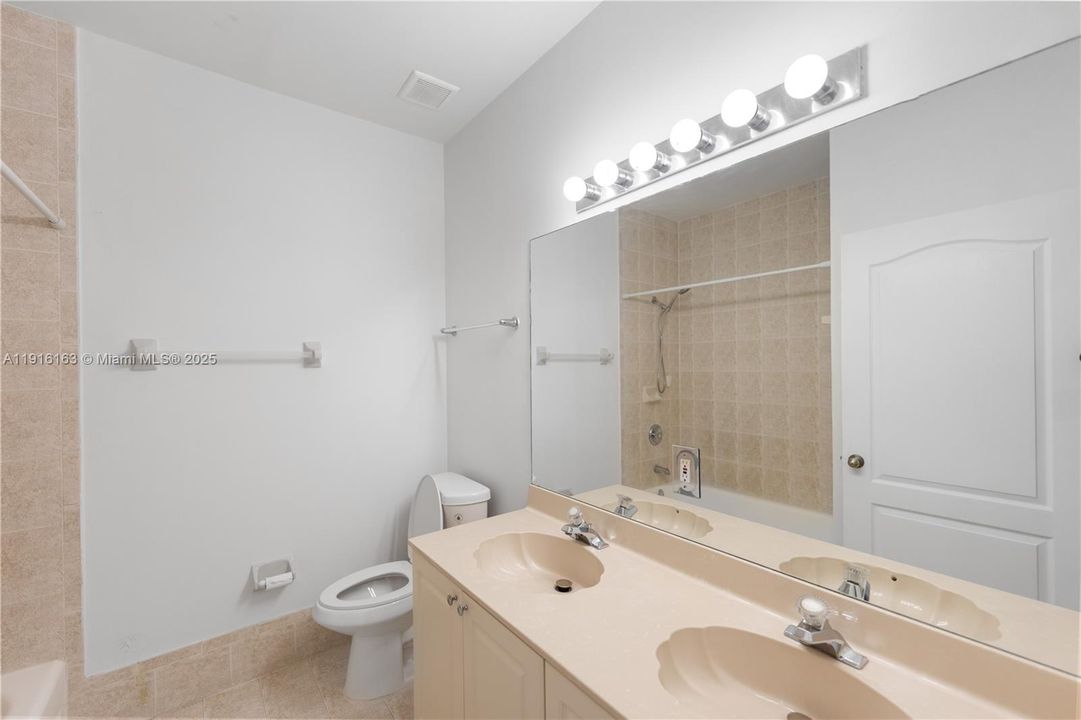 Active With Contract: $5,000 (5 beds, 3 baths, 2670 Square Feet)