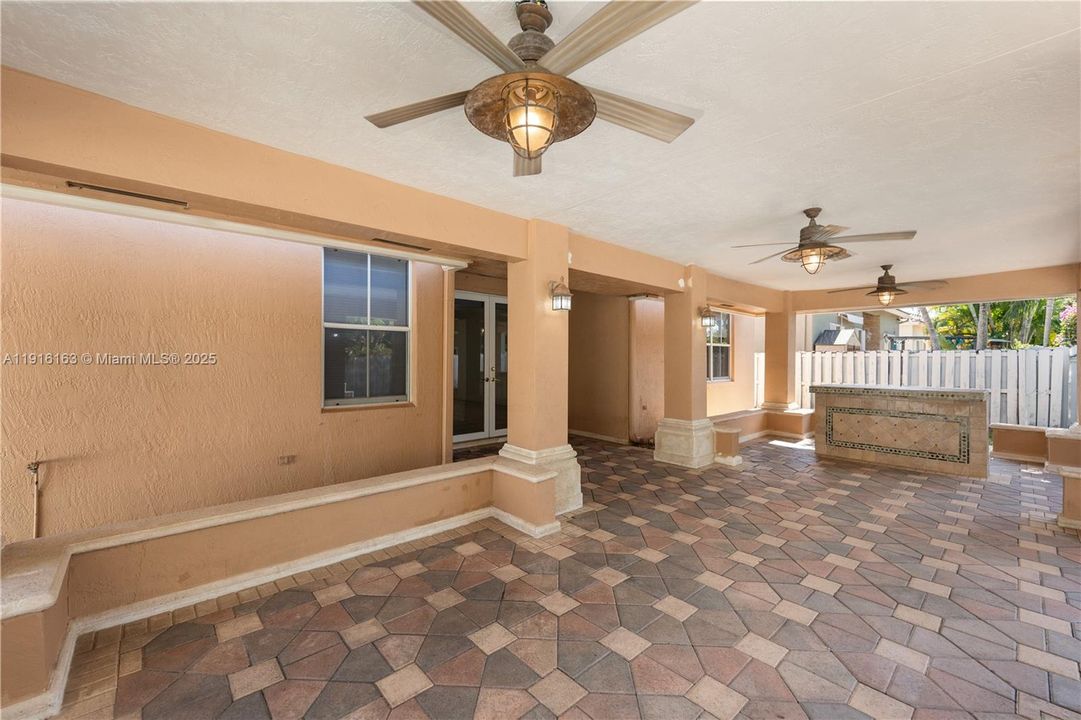 Active With Contract: $5,000 (5 beds, 3 baths, 2670 Square Feet)