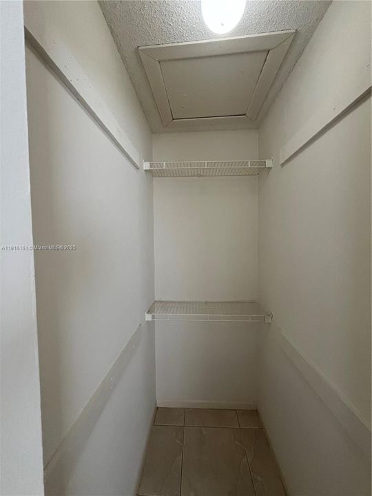 For Rent: $1,700 (1 beds, 1 baths, 480 Square Feet)