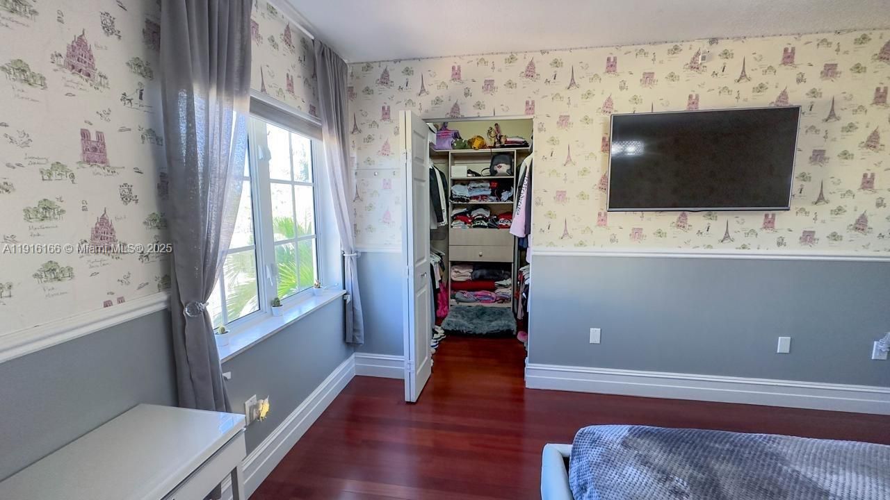 En Venta: $1,499,900 (3 camas, 2 baños, 2315 Pies cuadrados)