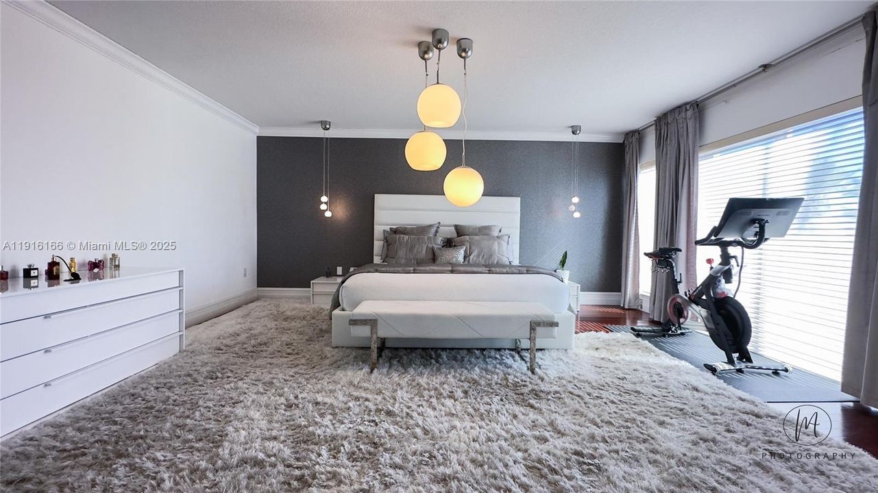 En Venta: $1,499,900 (3 camas, 2 baños, 2315 Pies cuadrados)