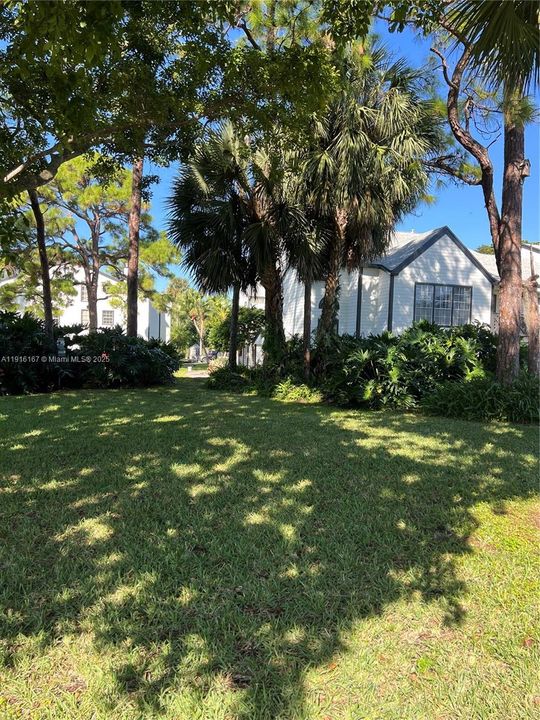 Active With Contract: $2,675 (2 beds, 2 baths, 1536 Square Feet)