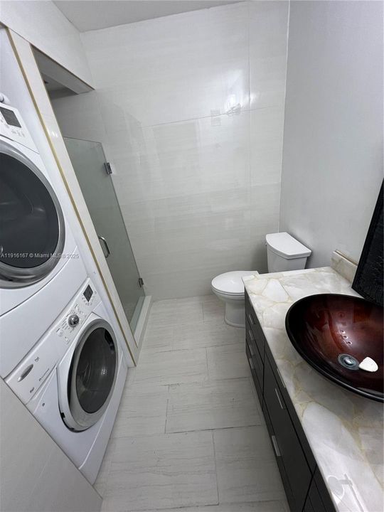 Active With Contract: $2,675 (2 beds, 2 baths, 1536 Square Feet)
