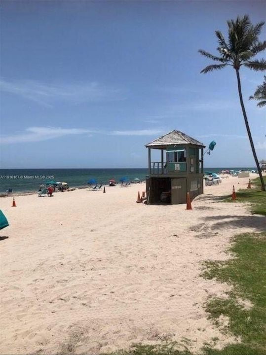 Active With Contract: $2,675 (2 beds, 2 baths, 1536 Square Feet)