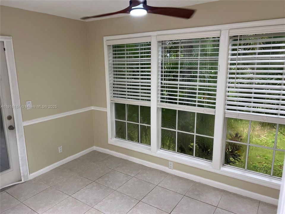 Active With Contract: $2,675 (2 beds, 2 baths, 1536 Square Feet)