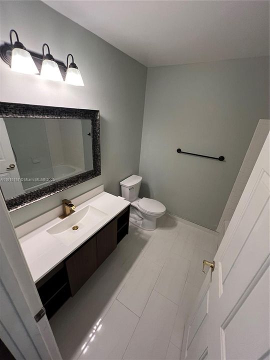 Active With Contract: $2,675 (2 beds, 2 baths, 1536 Square Feet)