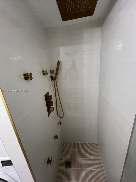 Active With Contract: $2,675 (2 beds, 2 baths, 1536 Square Feet)