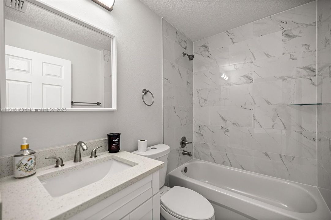 En Venta: $219,000 (3 camas, 2 baños, 1130 Pies cuadrados)