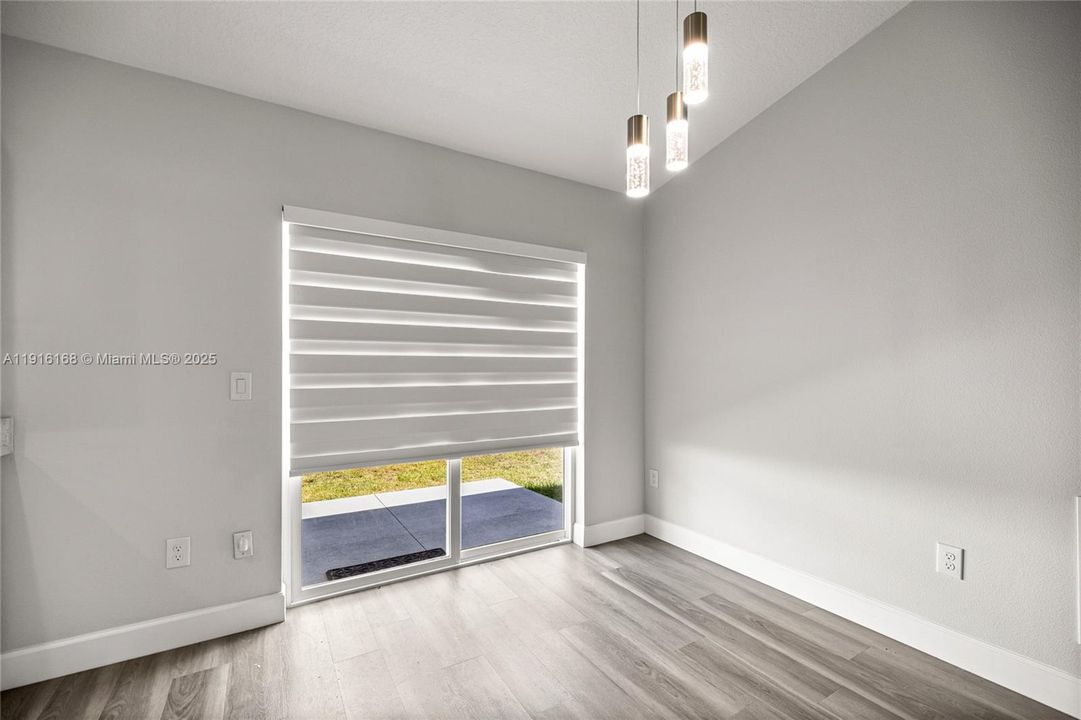 En Venta: $219,000 (3 camas, 2 baños, 1130 Pies cuadrados)