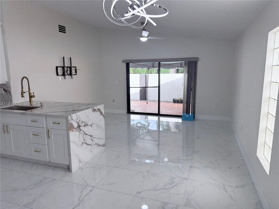 Недавно арендовано: $3,300 (3 спален, 2 ванн, 1489 Квадратных фут)