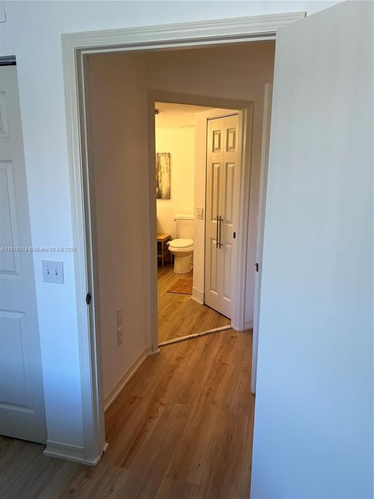 For Rent: $2,350 (2 beds, 2 baths, 820 Square Feet)