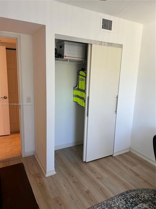 For Rent: $2,350 (2 beds, 2 baths, 820 Square Feet)