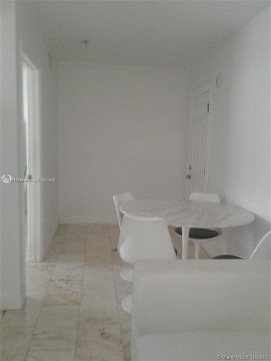 For Sale: $220,000 (1 beds, 1 baths, 450 Square Feet)