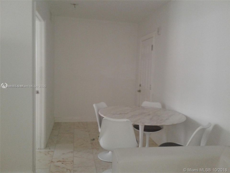 For Sale: $220,000 (1 beds, 1 baths, 450 Square Feet)