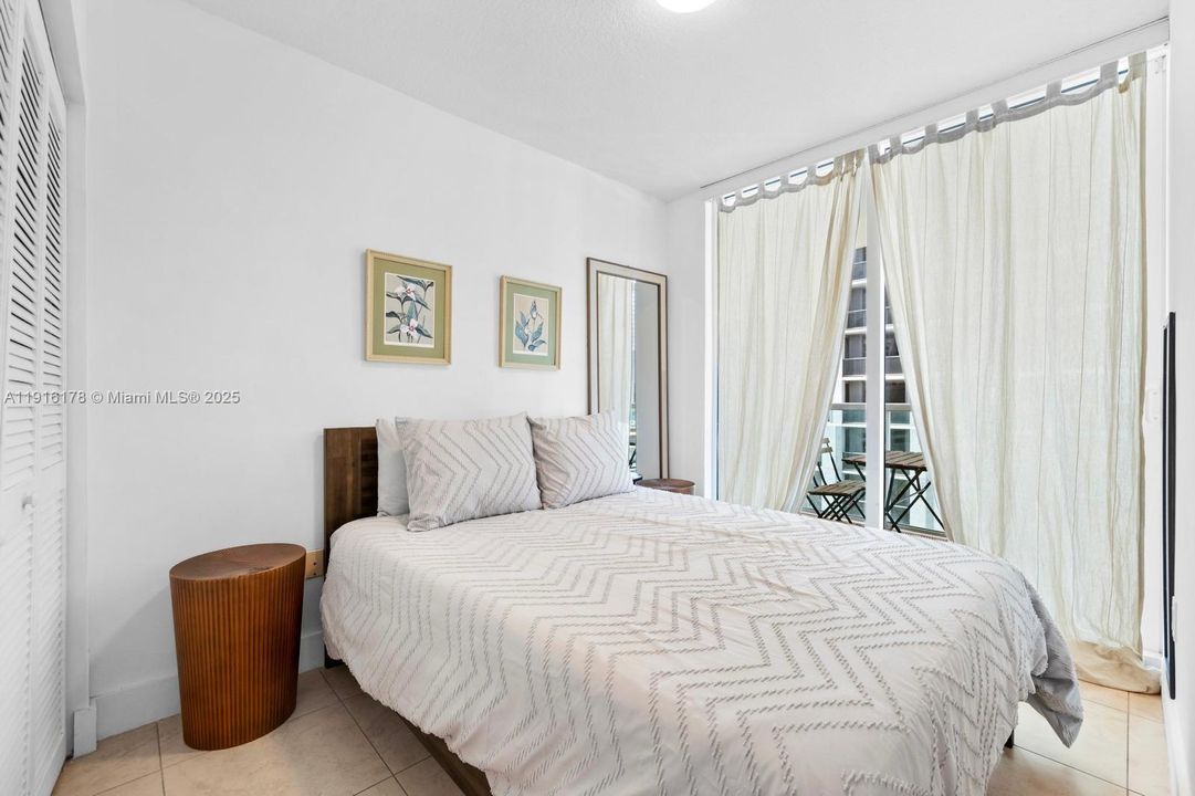 For Sale: $635,000 (2 beds, 2 baths, 1441 Square Feet)