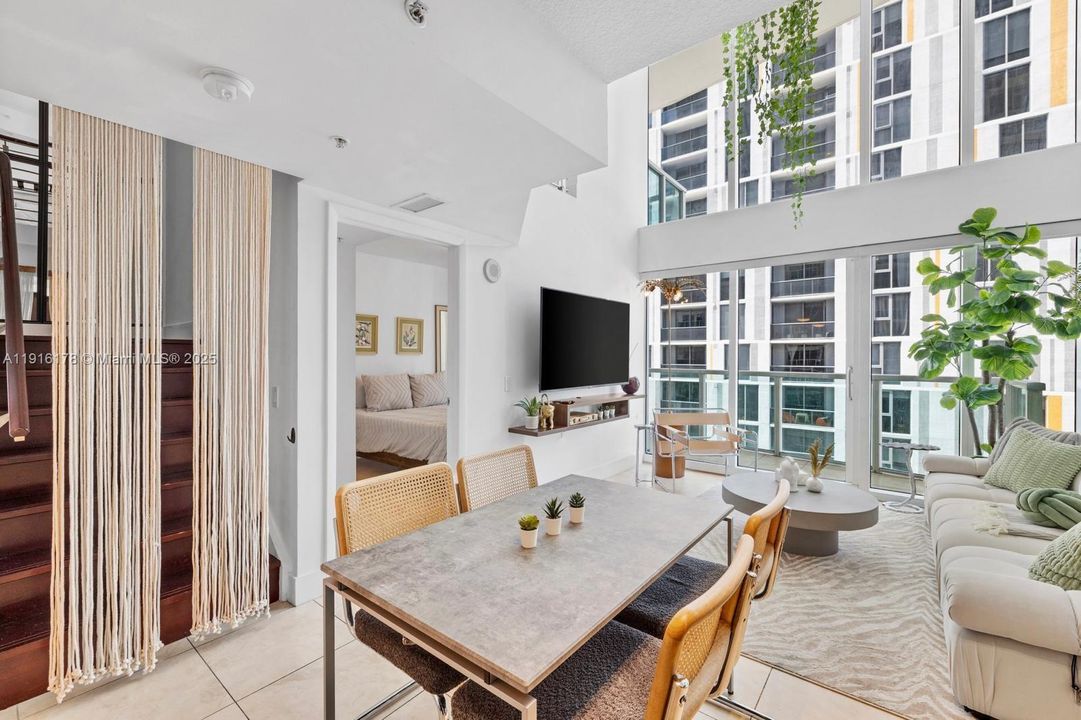 For Sale: $635,000 (2 beds, 2 baths, 1441 Square Feet)