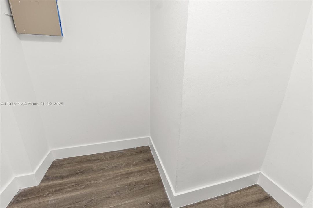 Active With Contract: $249,999 (2 beds, 2 baths, 812 Square Feet)