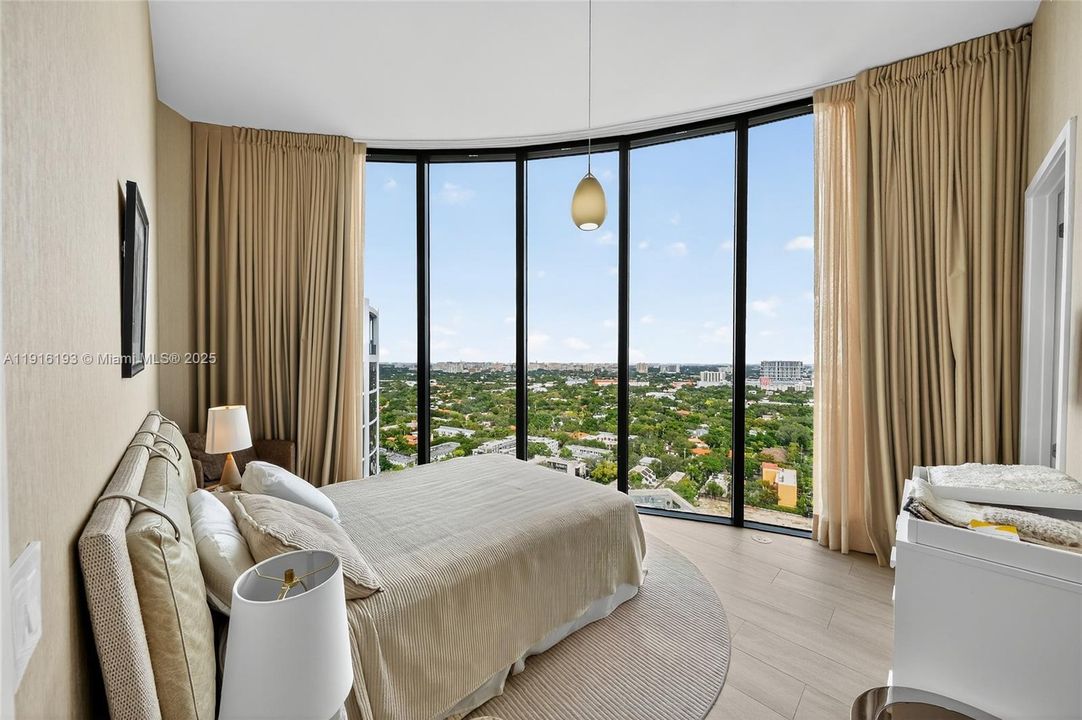 For Sale: $7,300,000 (3 beds, 3 baths, 2558 Square Feet)